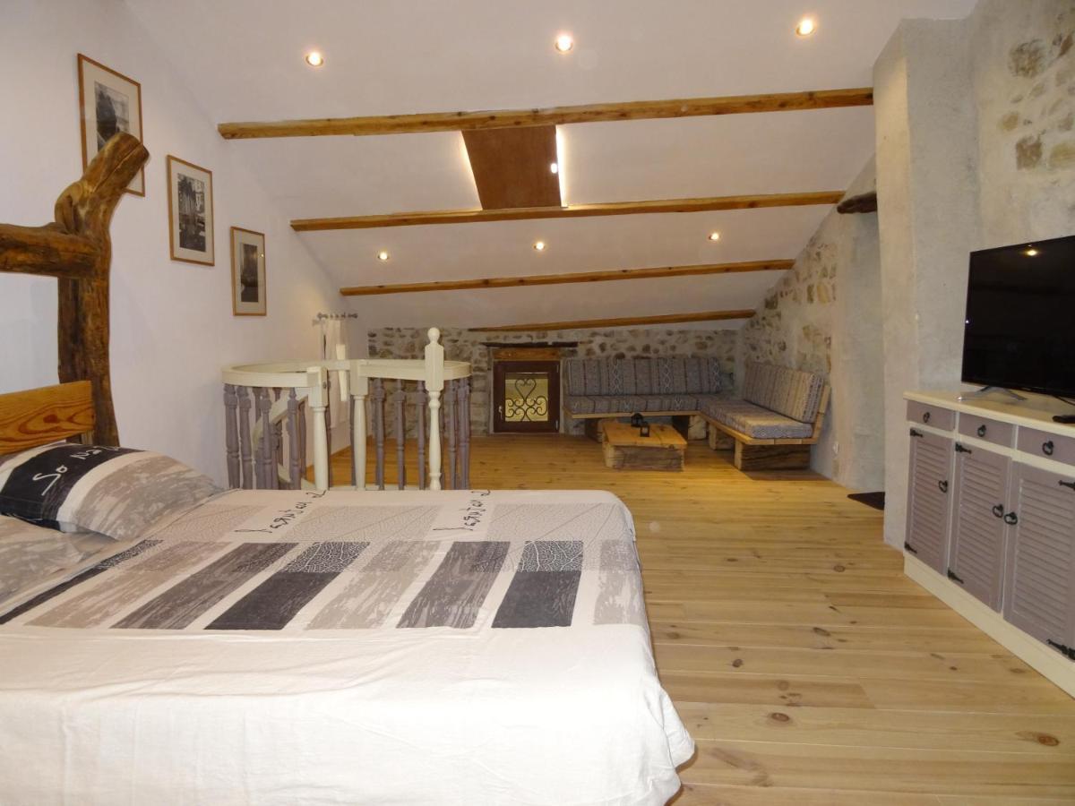 Le Mas Du Galibot Chambre Cambalotte Saint-Florent-sur-Auzonnet Exteriér fotografie